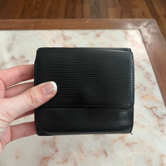 Louis Vuitton Handbags - Louis Vuitton Epi Black Tassil Leather Elise Bifold Vintage Wallet SP1901